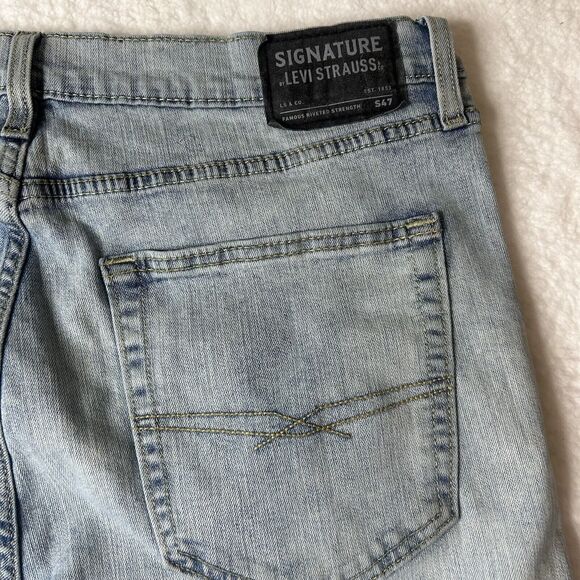 Signature Levi Strauss Men’s 36x32 Light wash Straight Cut Casual Normcore - Picture 9 of 12
